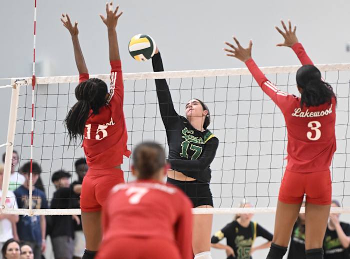 Mira Costa vs Lakewood CIF Southern Section D1 Playoffs Photo-Heston Quan71